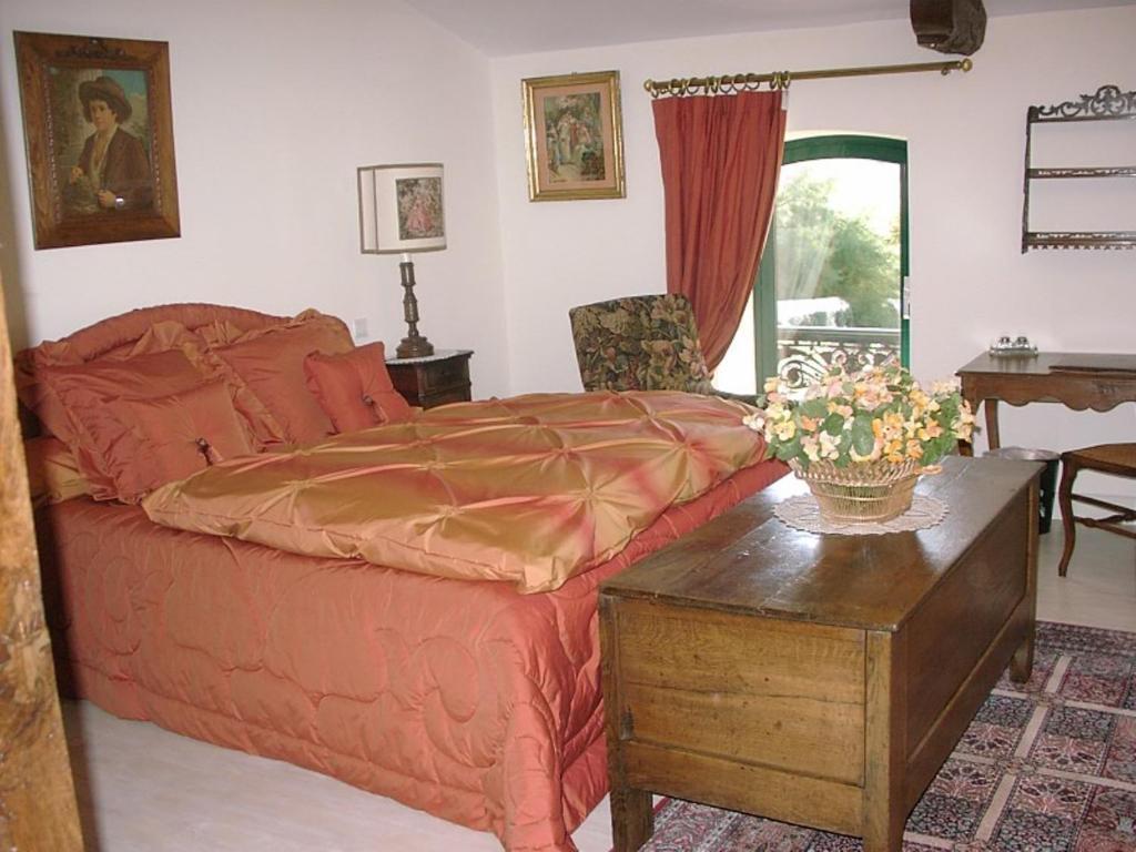 Bed and Breakfast Au Fond De La Cour Veyre-Monton Номер фото