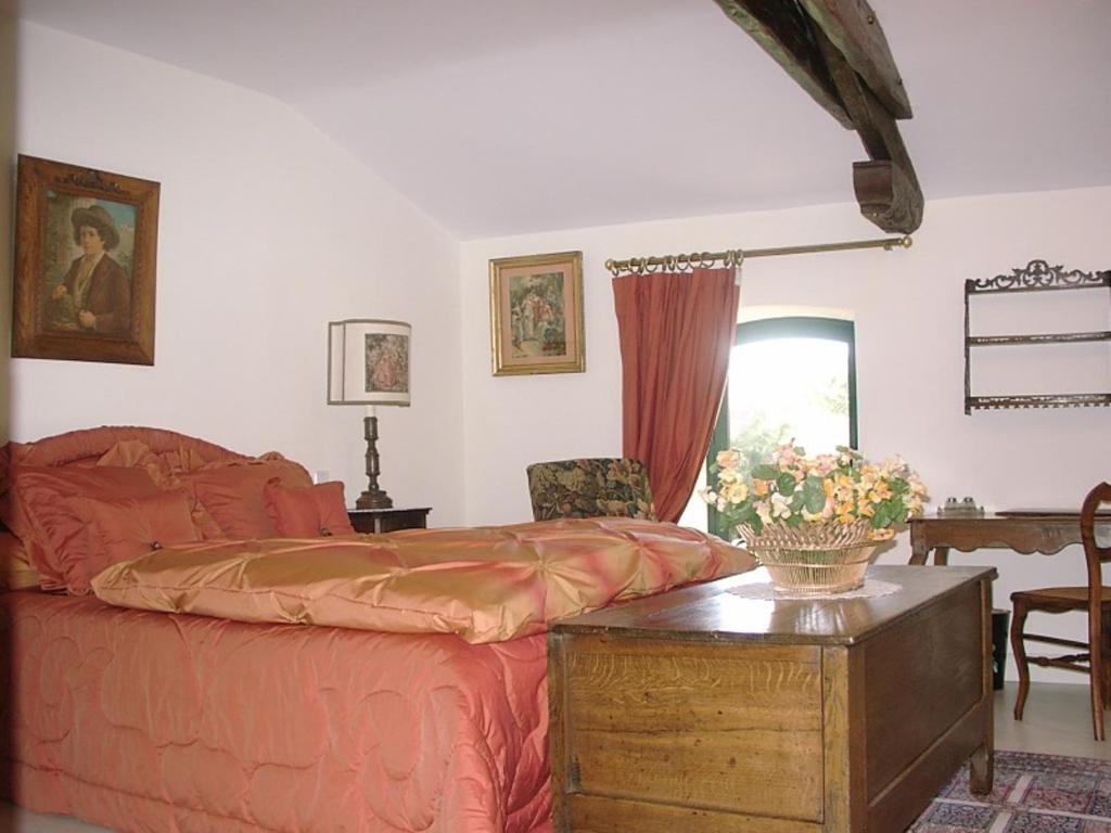 Bed and Breakfast Au Fond De La Cour Veyre-Monton Экстерьер фото