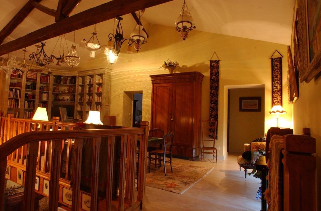 Bed and Breakfast Au Fond De La Cour Veyre-Monton Экстерьер фото