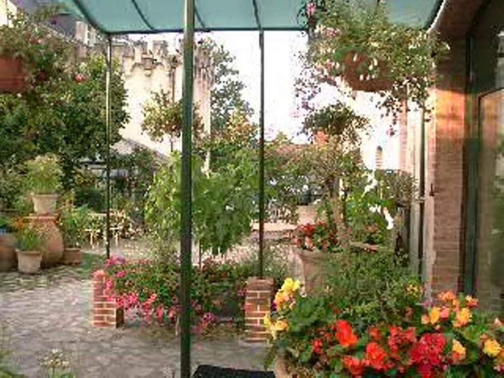 Bed and Breakfast Au Fond De La Cour Veyre-Monton Экстерьер фото