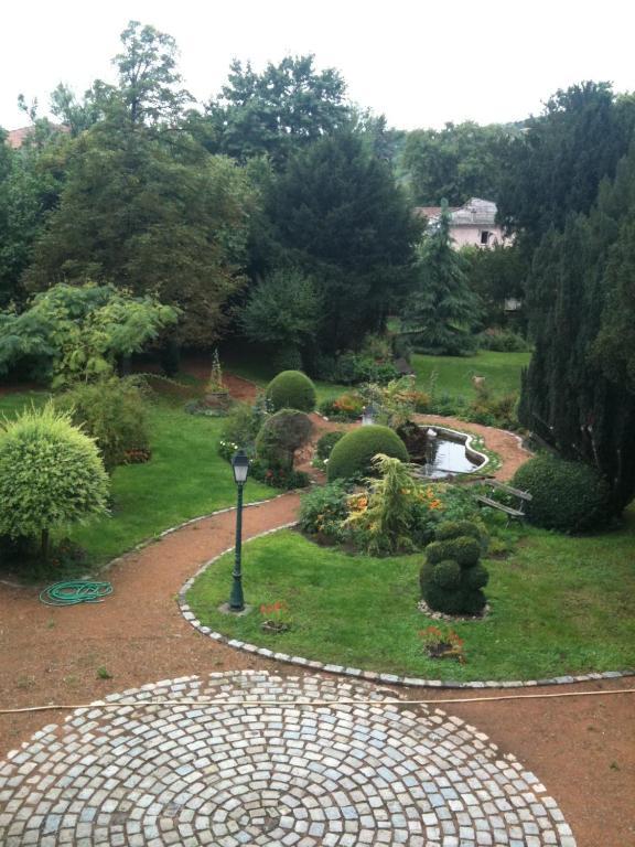 Bed and Breakfast Au Fond De La Cour Veyre-Monton Экстерьер фото