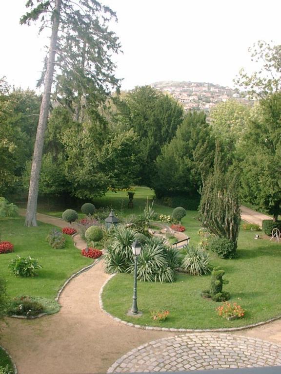 Bed and Breakfast Au Fond De La Cour Veyre-Monton Экстерьер фото